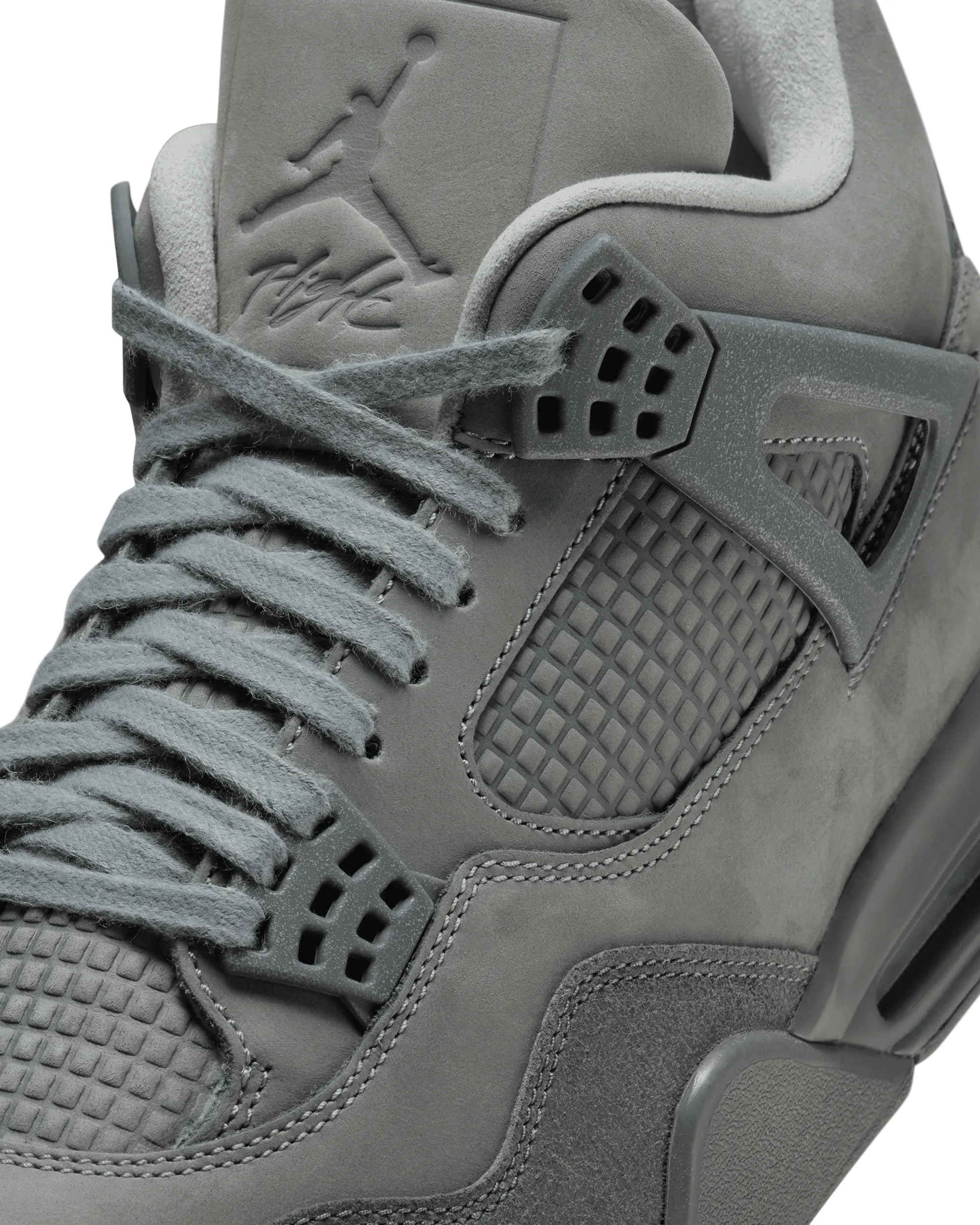 Air Jordan 4 Retro SE "Wet Cement" - Smoke Grey / Iron Grey / Cement Grey