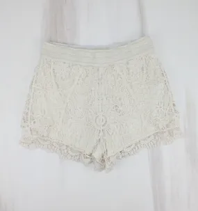 ARDENES LACE IVORY SHORTS LADIES SIZE LARGE EUC