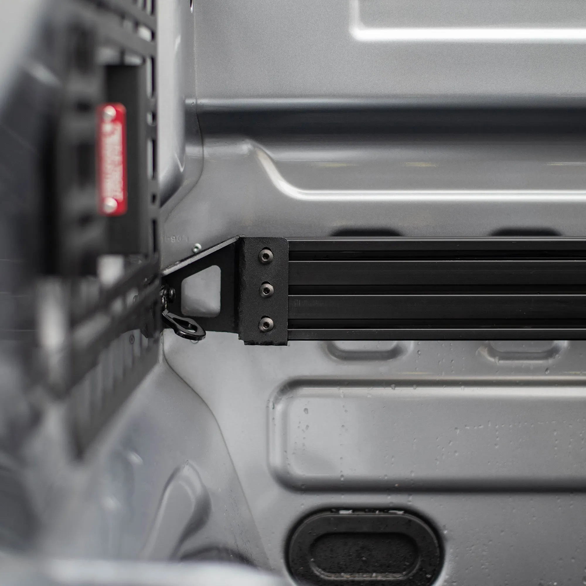 Bulkhead Accessory Rail System | Ford F-150 & Raptor, 5.5ft Bed (2015 )