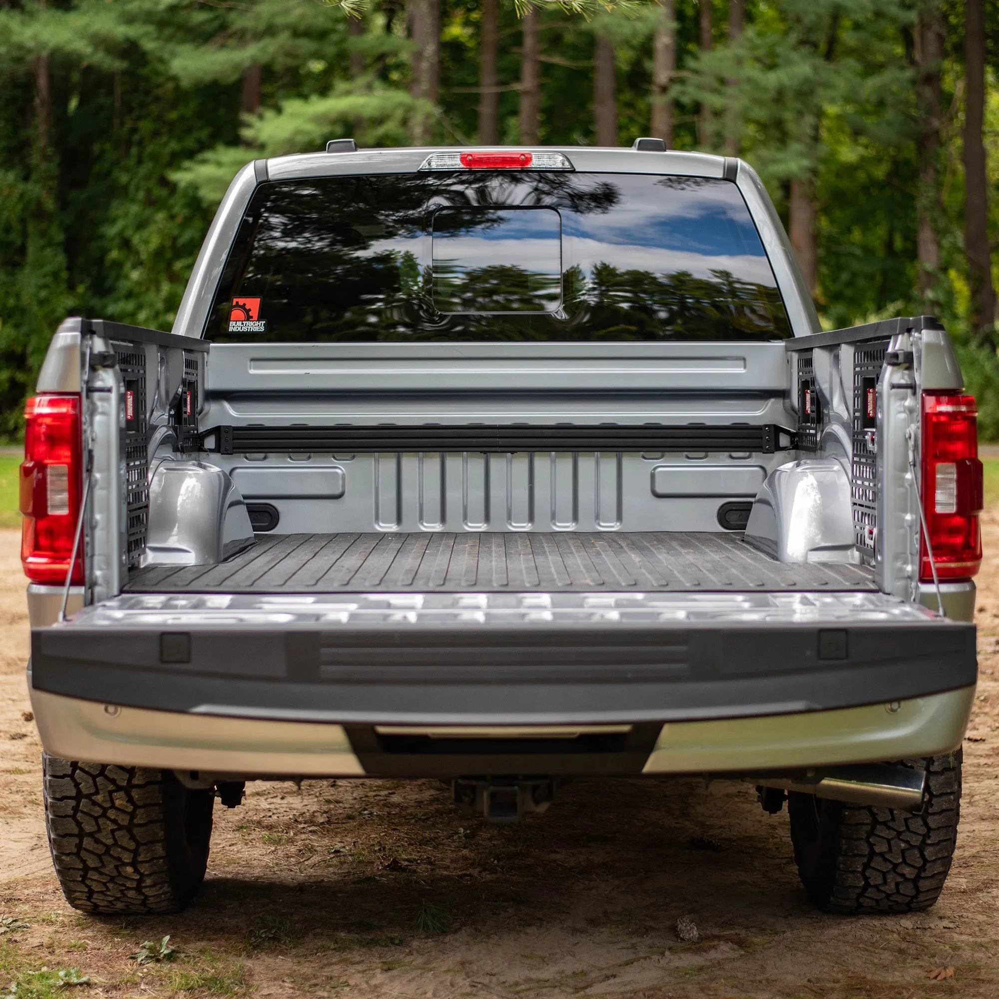 Bulkhead Accessory Rail System | Ford F-150 & Raptor, 5.5ft Bed (2015 )