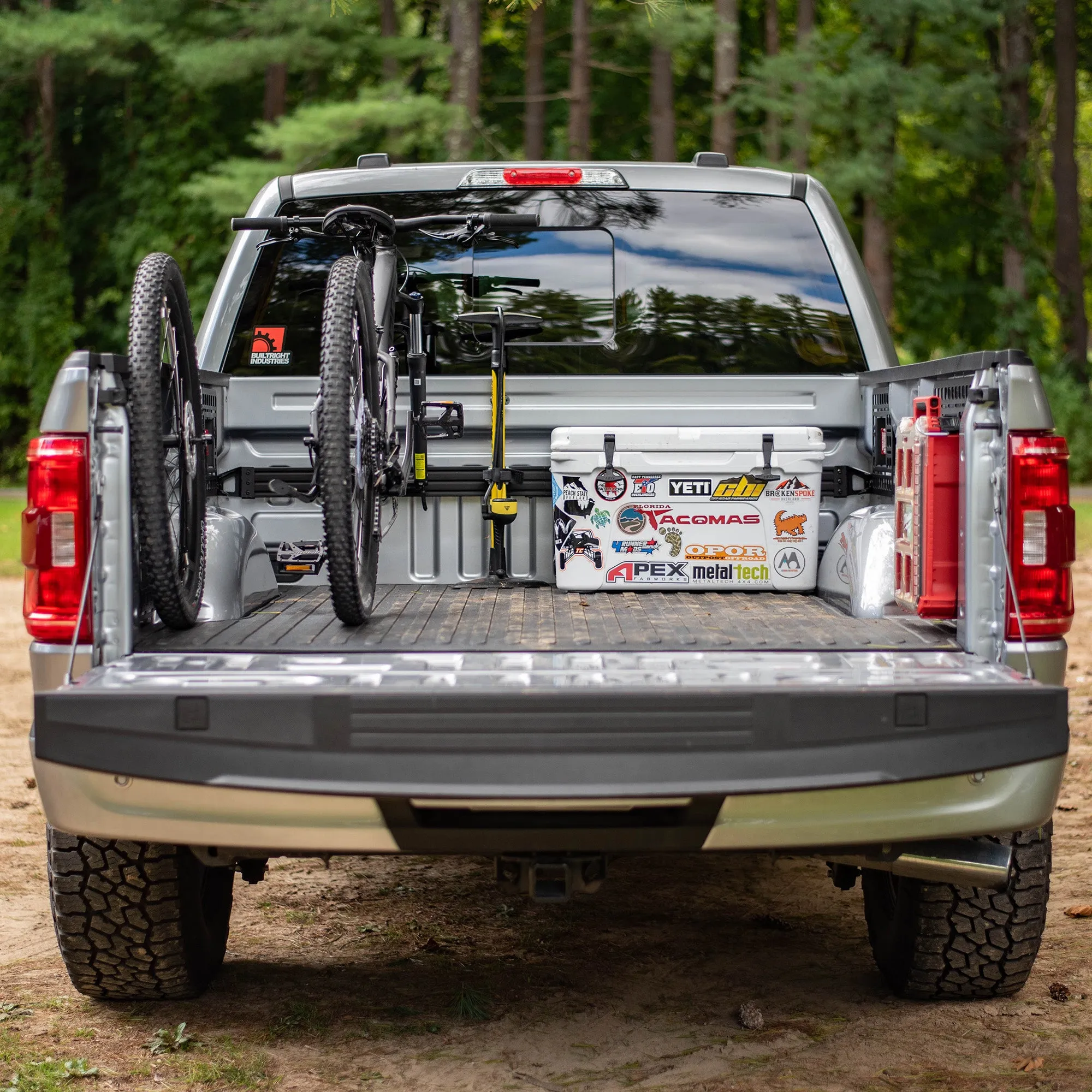 Bulkhead Accessory Rail System | Ford F-150 & Raptor, 5.5ft Bed (2015 )