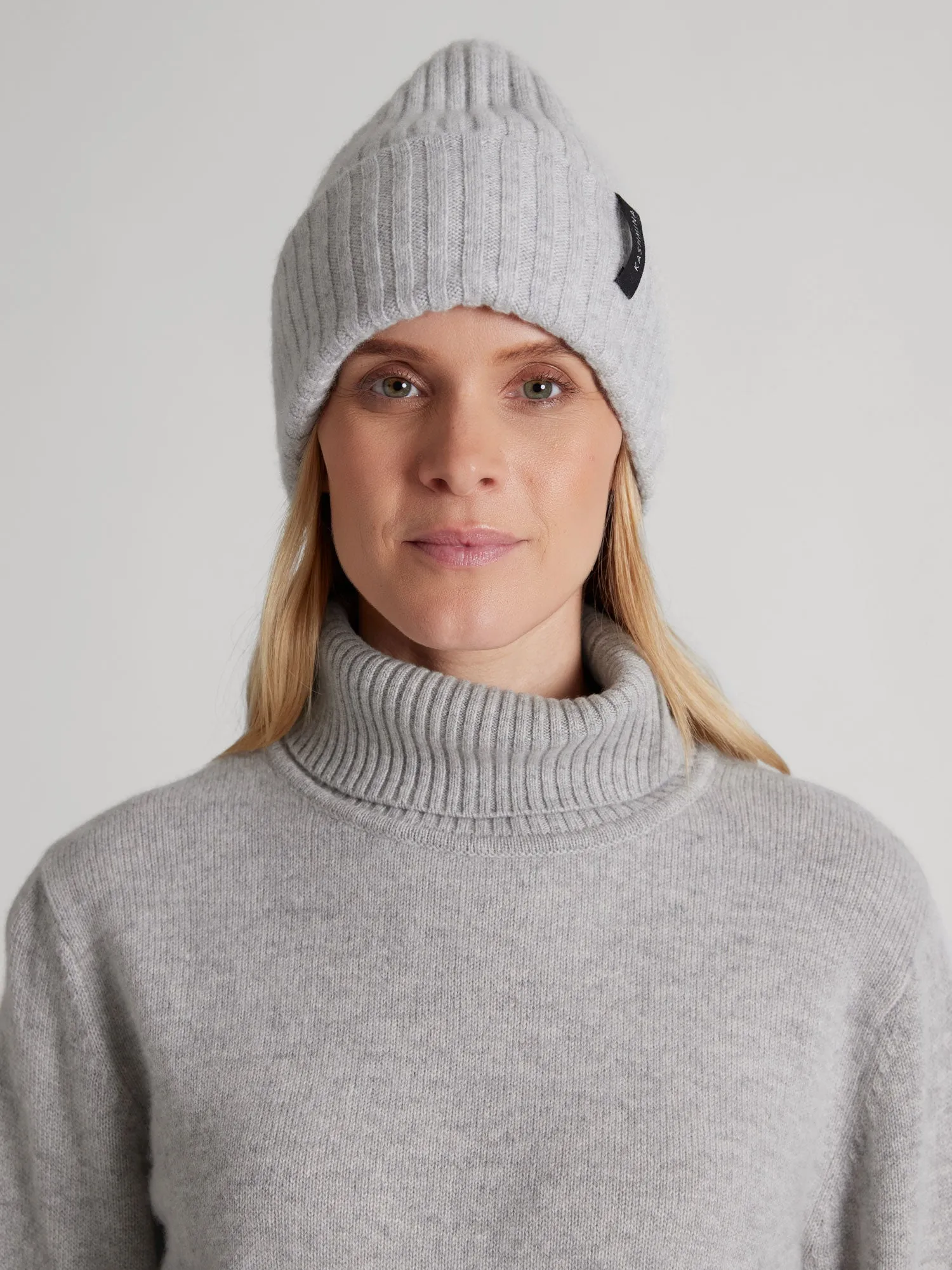 Cashmere beanie "Oda" - light grey