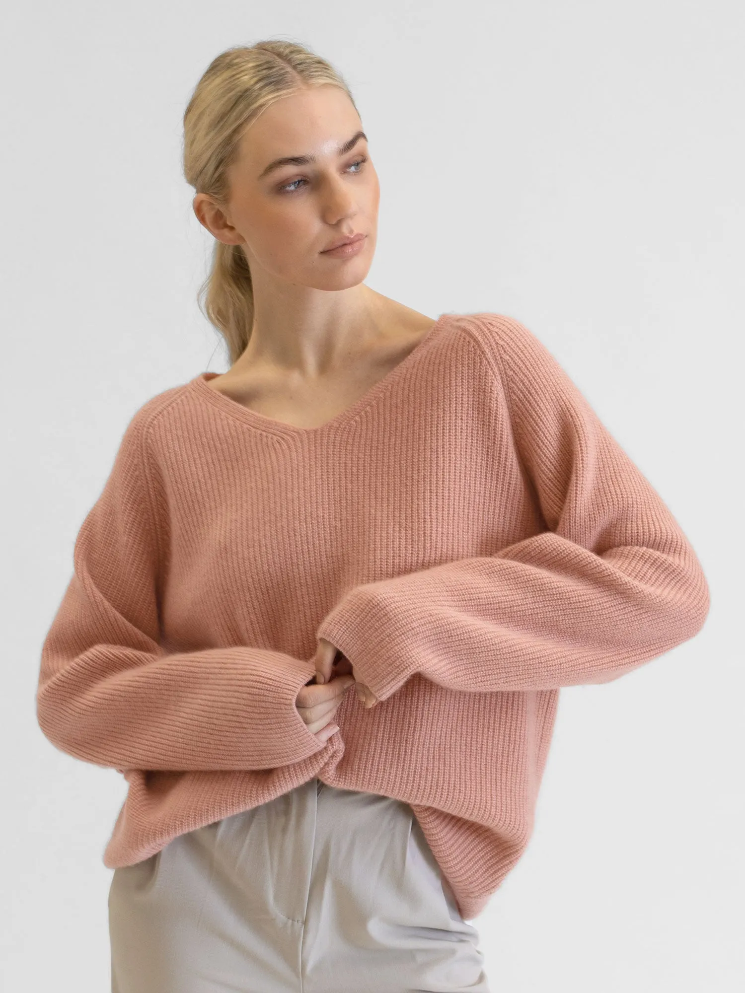 Cashmere sweater "Maya" - peachy pink