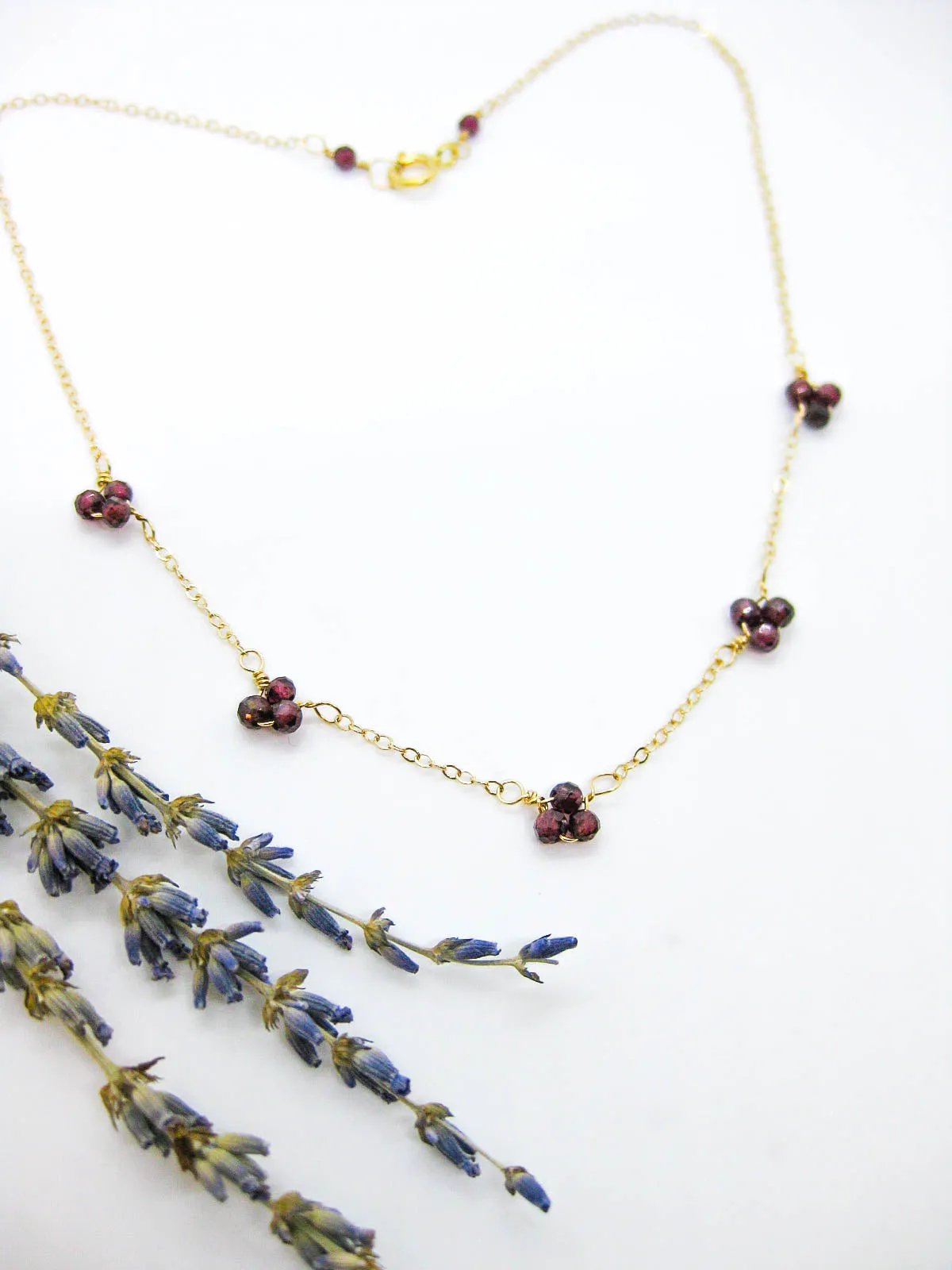 Hyacinth: Garnet Choker - n553