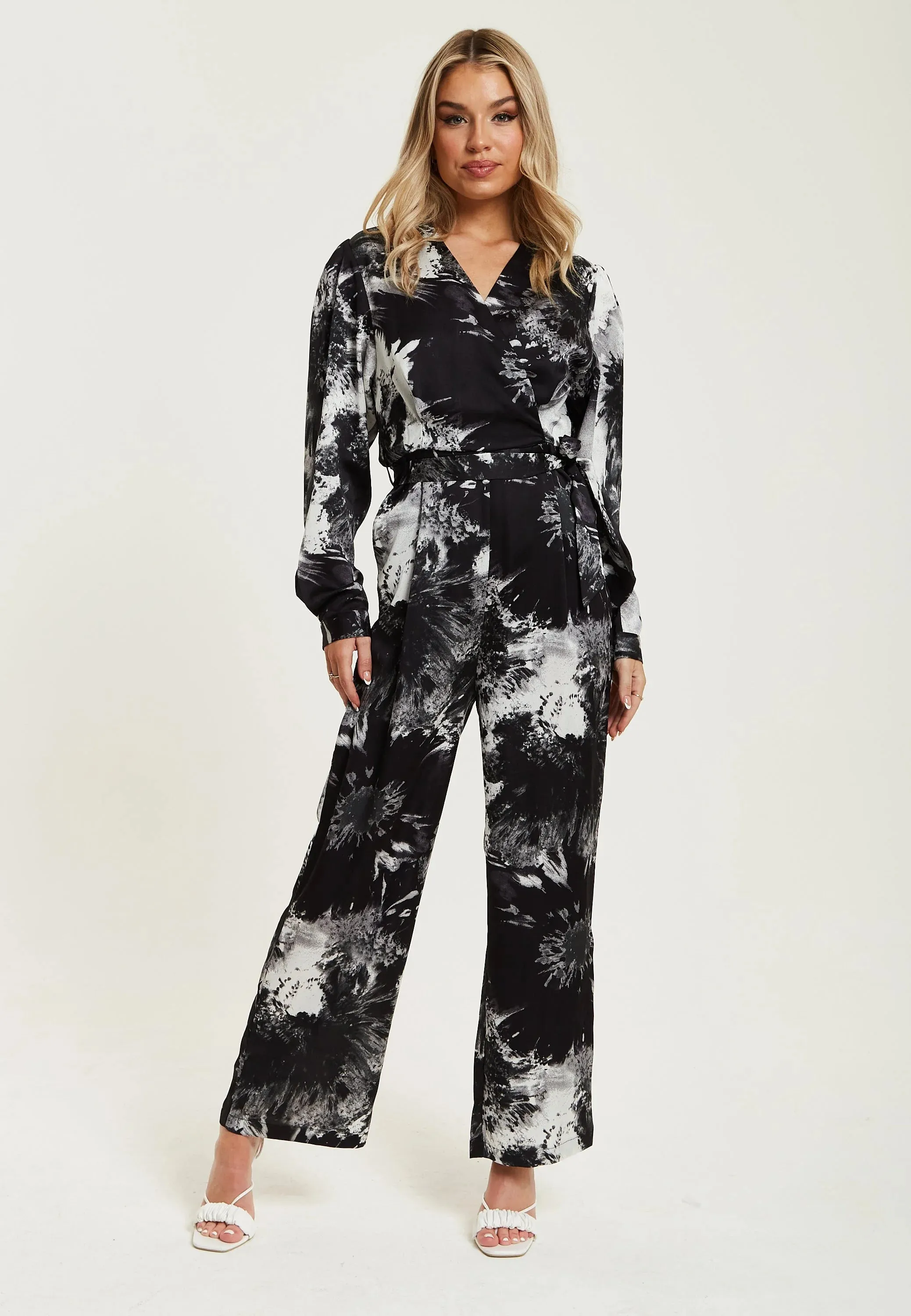 Liquorish Mono Abstract Print Jumpsuit With Long Sleeves