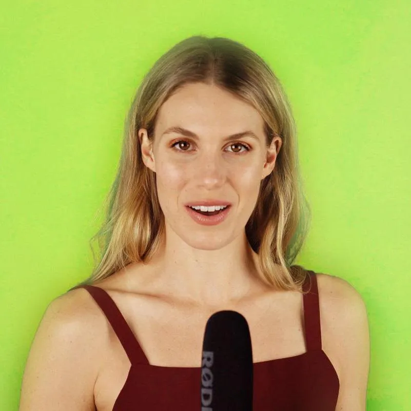 'Live Stream Master LITE' Pull Up Chroma Key Green Screen Backdrop for Video (110cm x 204cm)