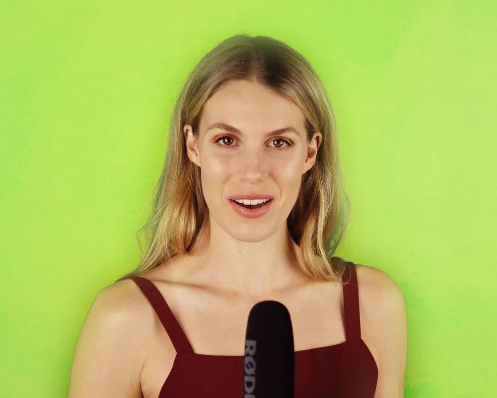 'Live Stream Master LITE' Pull Up Chroma Key Green Screen Backdrop for Video (110cm x 204cm)