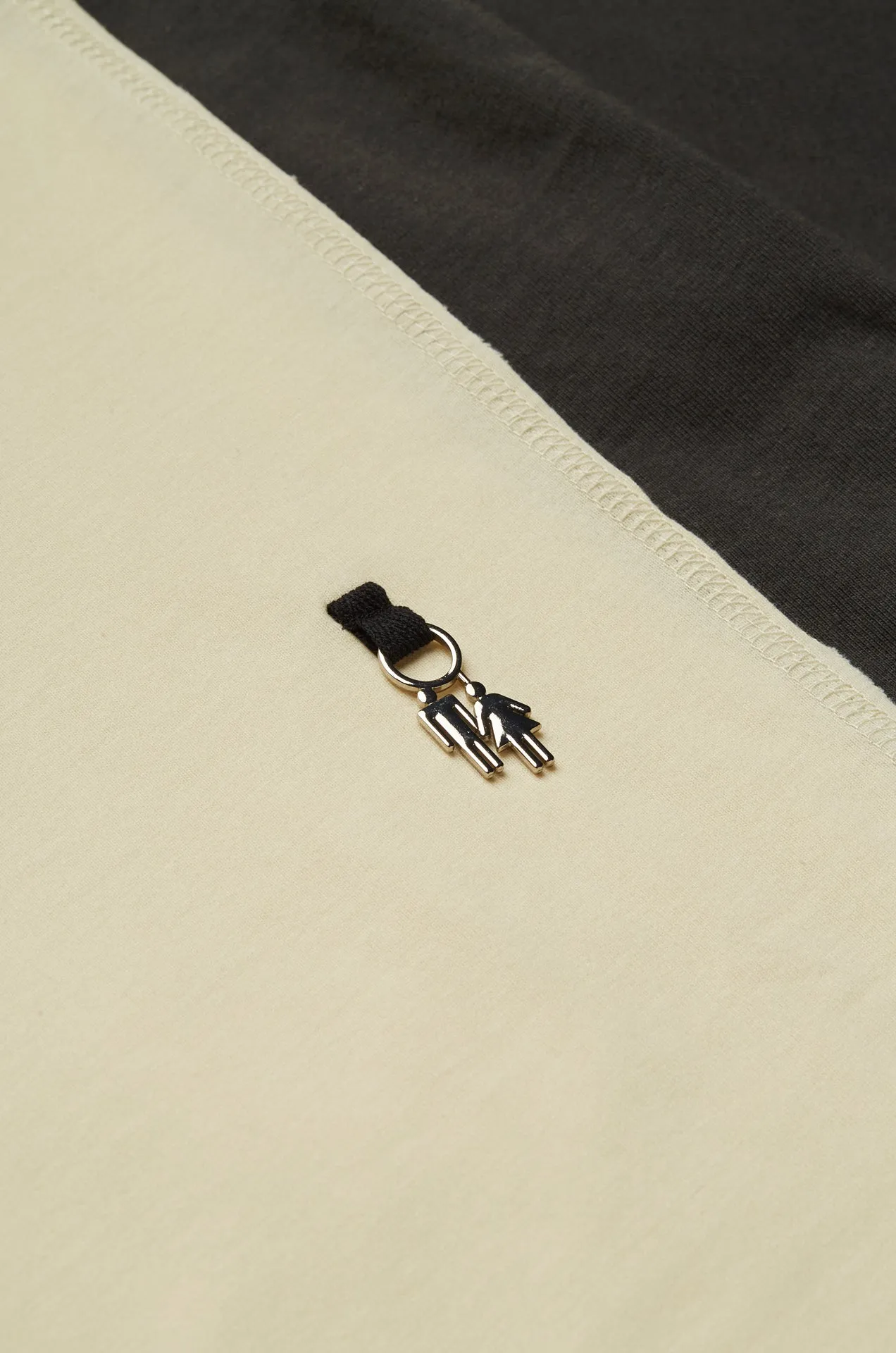 Paneled Pendant Tee Cream