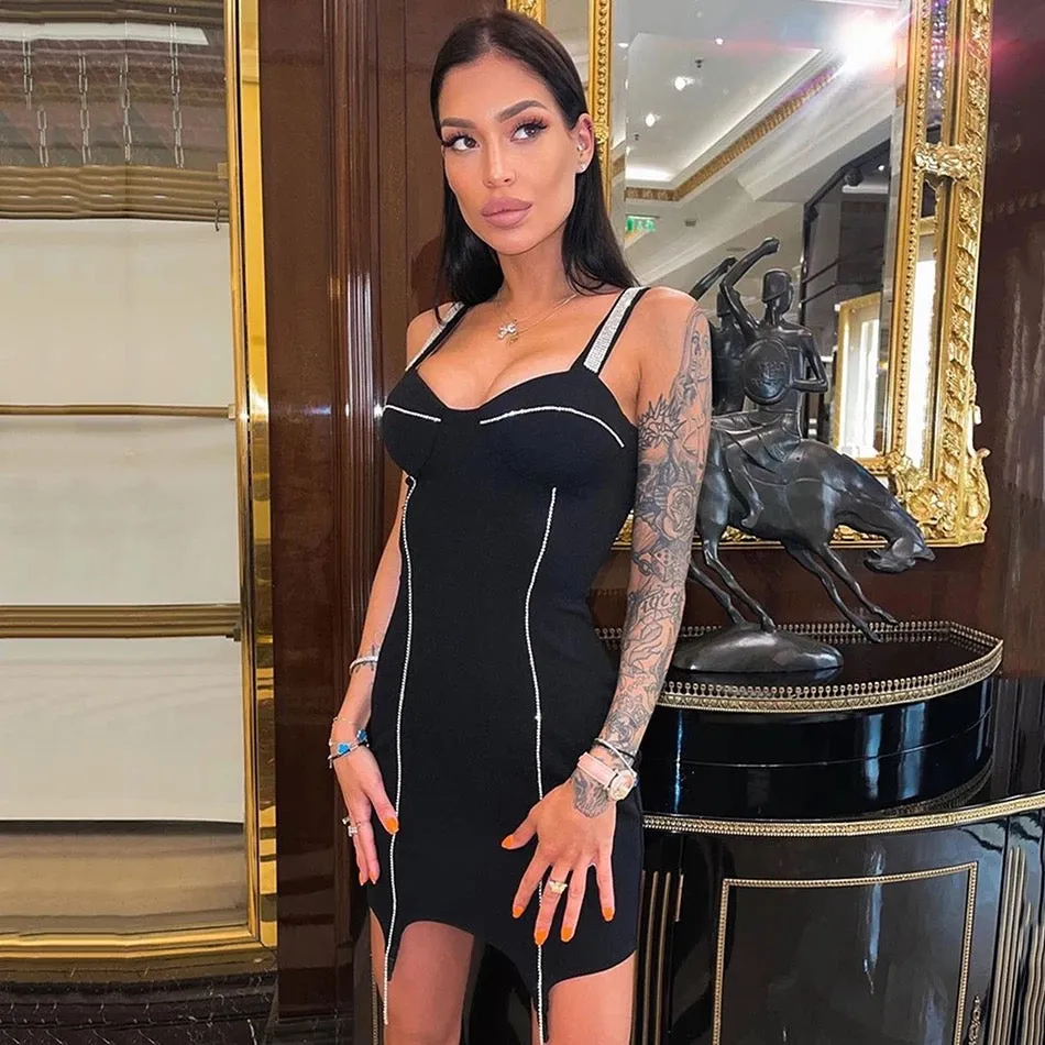 ROCHIE ‘PORTJARTIER’ -Rochie scurta neagra cu cupe si detalii pietre stralucitoare