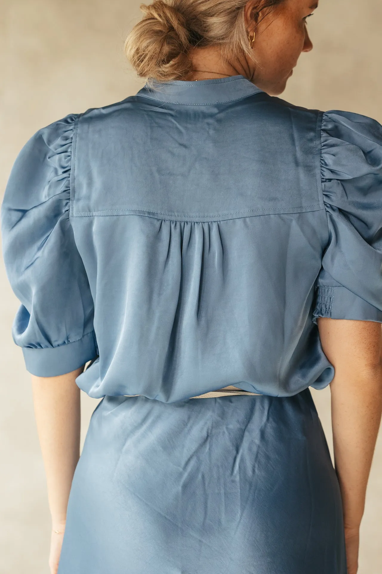 Roella heavy sateen blouse smoke blue