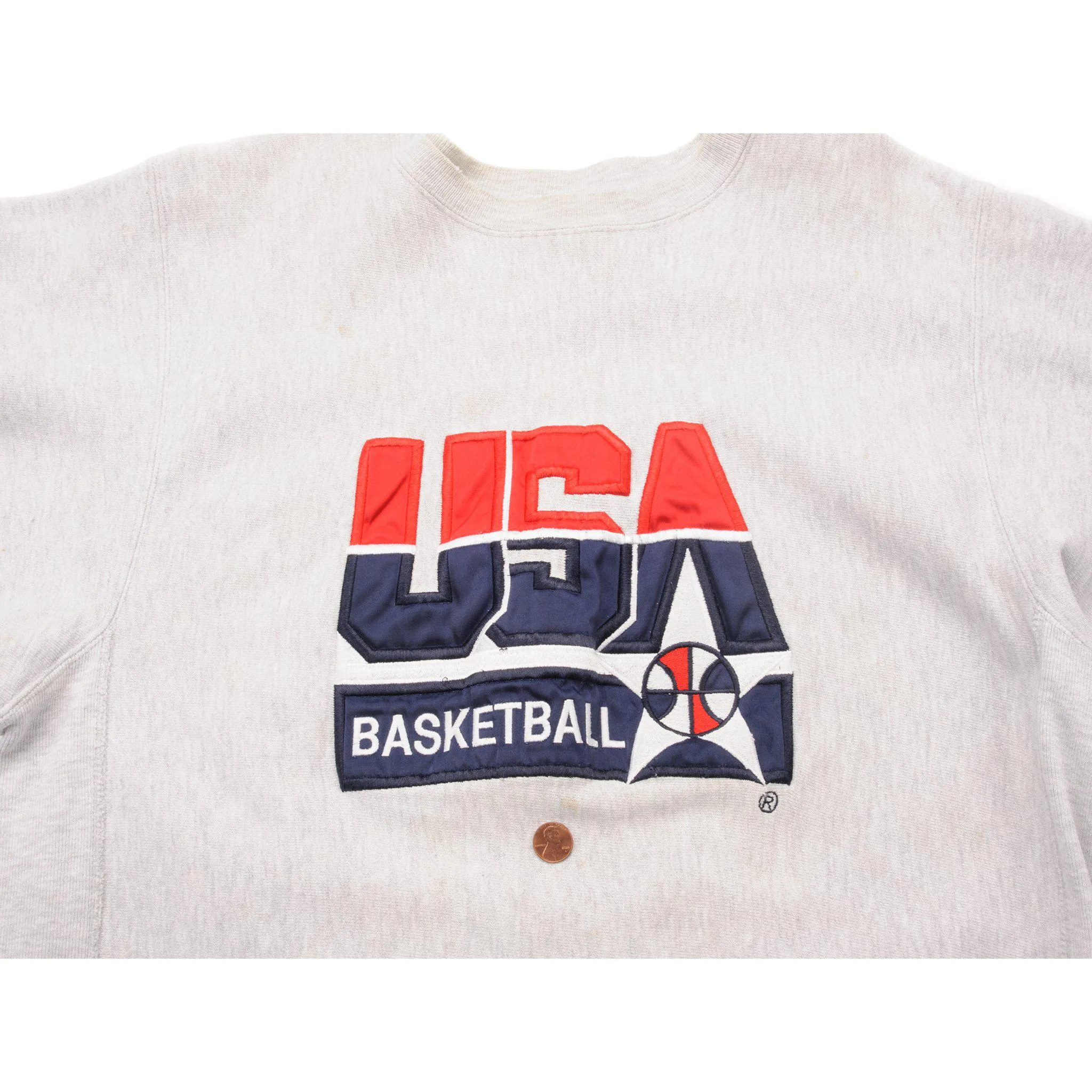 VINTAGE CHAMPION REVERSE WEAVE USA BASKETBALL SWEATSHIRT 1990-MID 1990'S SIZE LARGE MADE IN USA